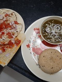 पालक पनीर विद जीरा राइस (palak paneer with jeera rice recipe in Hindi) रेसिपी मुख्य फोटो