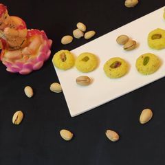 A picture of Kesar Pista Sandesh.