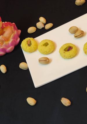A picture of Kesar Pista Sandesh.