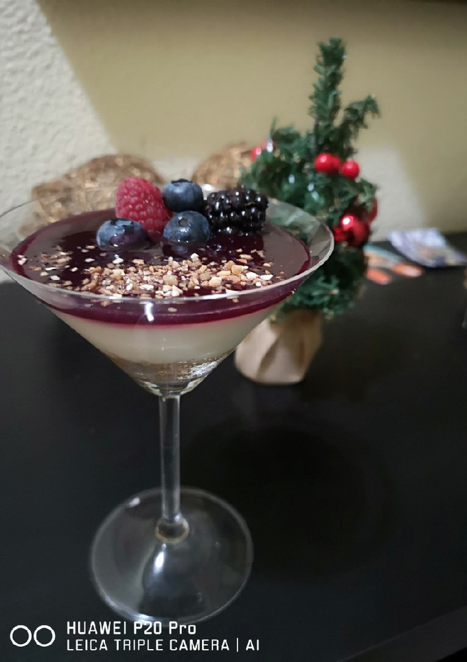 Una foto de Tarta de queso con mermelada de frutos rojos