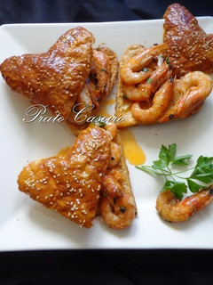 Foto de Corações folhados com camarão e salsa