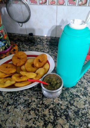 Una foto de Tortas fritas ! La más fácil del universo!!