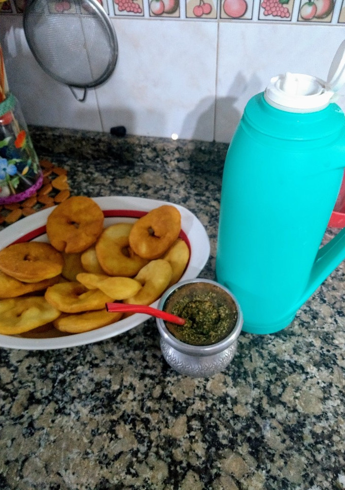 Una foto de Tortas fritas ! La más fácil del universo!!