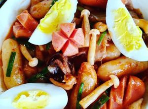 Hình của món Bánh gạo nhân phô mai tokbokki Hàn Quốc sốt cay siêu ngon ^^.