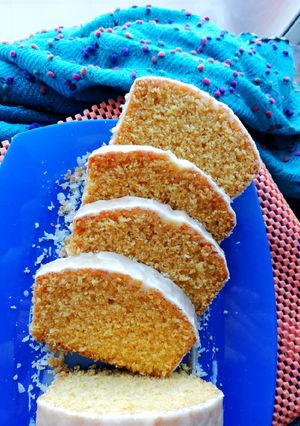 Una foto de Budín de naranja y polenta 😲