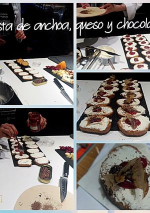 Una foto de Tosta de queso con anchoa y chocolate negro