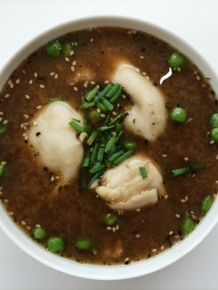Una foto de Sopa de wantun caseros vegetarianos