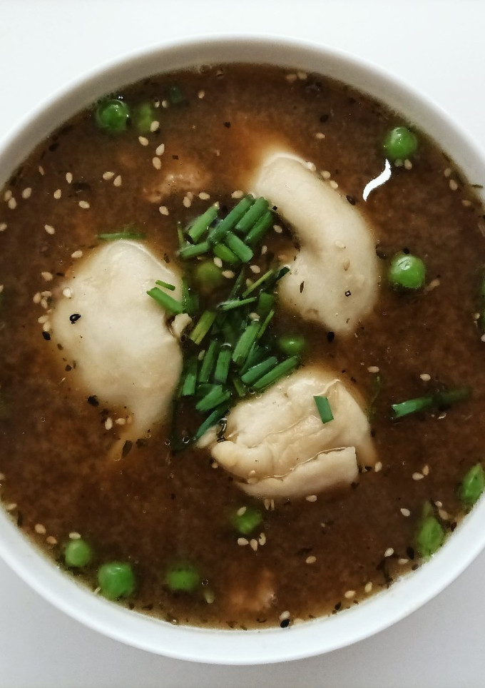 Una foto de Sopa de wantun caseros vegetarianos