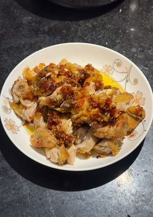 Hình của món Đùi Gà Rút Xương áp chảo EatWell.