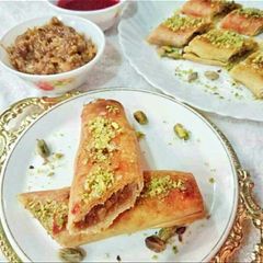 Strawberry Qimami Sevaiyan Roll A picture of Strawberry Qimami Sevaiyan Roll.