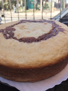 Una foto de Bizcochuelo marmolado vegano