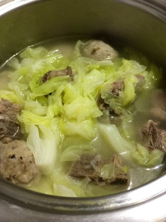 高麗菜排骨湯 的食譜成品照片