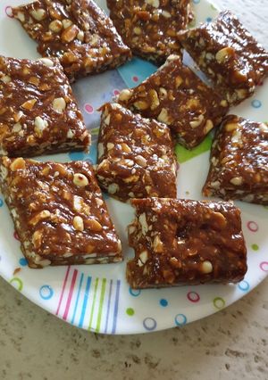 A picture of Dry fruit chikki.