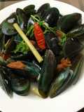 Green Mussels Soup with Thai Herbs