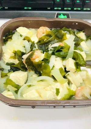 蝦仁豆腐味噌湯（微波爐料理） 的食譜成品照片
