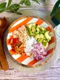 Ensalada de patatas con pollo y salsa yogur