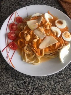 Una foto de Fetuchini con salsa rosa