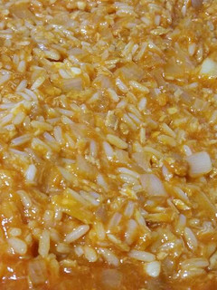Una foto de Arroz con atún y tomate frito