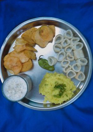 મિક્સ ડ્રાય ફ્રુટ જ્યુસ રેસીપી મુખ્ય ફોટો