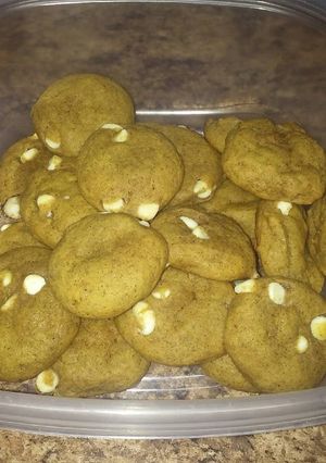 A picture of Pumpkin Chip Cookies.