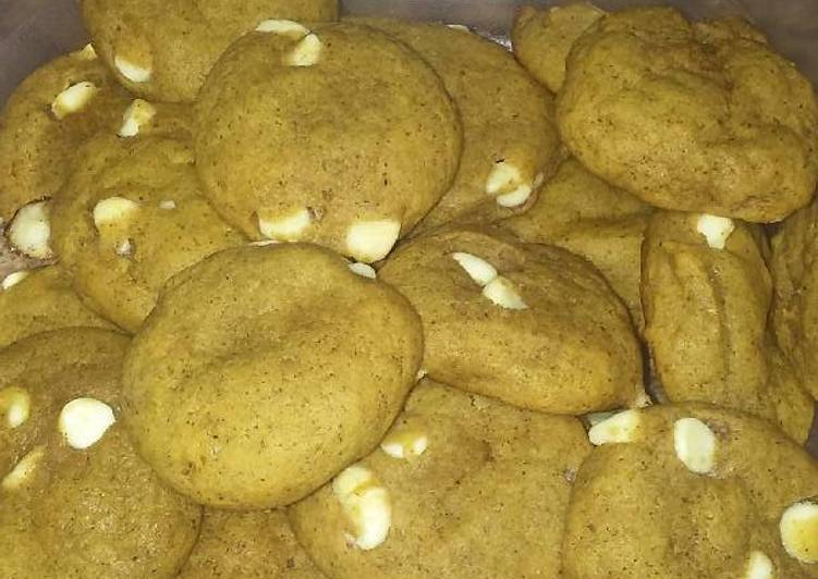 Easy Way to Make Perfect Pumpkin Chip Cookies