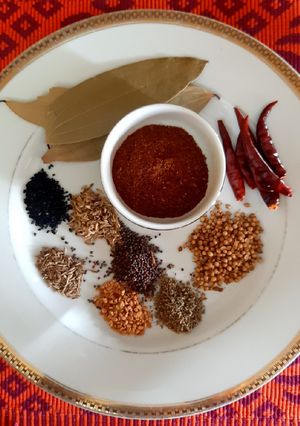 আচারের মসলা রেসিপির প্রধান ছবি
