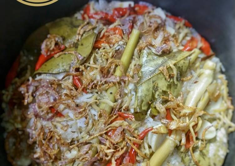 Cara Gampang Membuat Nasi Liwet Rice Cooker, Menggugah Selera