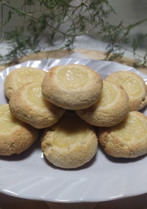 Una foto de Galletitas Con Crema Pastelera / Pepas Sin Manteca