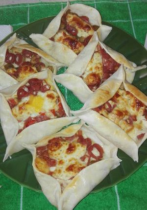 Una foto de Canastitas de jamón y queso (al microondas)