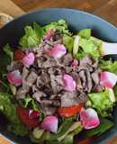 Salad Bò Xào & Hoa Hồng Sốt Dầu Dấm Mù Tạt