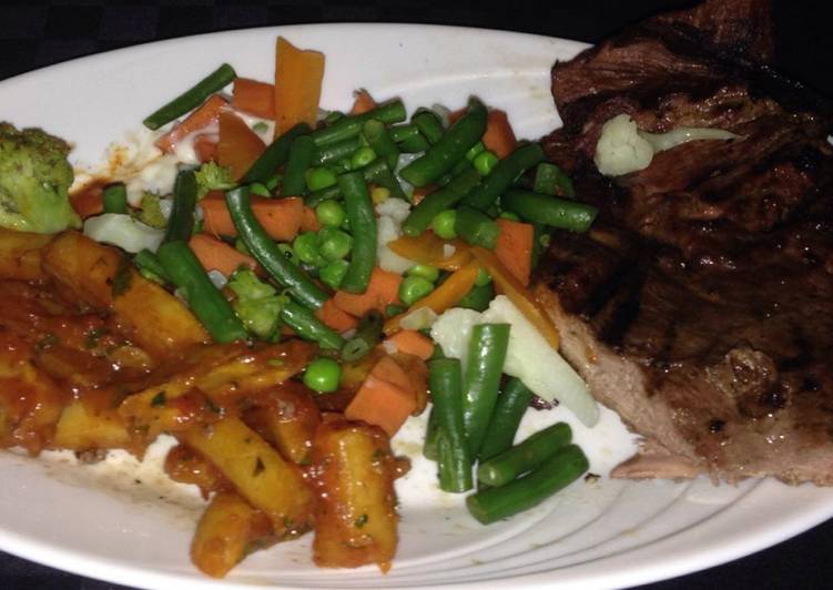 Recipe of Speedy Masala chips,steamed veggies and pan fried steak