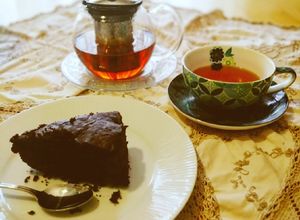 Foto di Torta al cioccolato - senza uova e con le fave di tonka