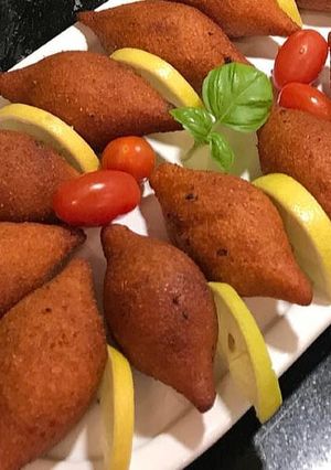 A picture of Fried Kibbeh.