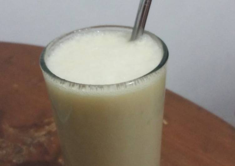 Banana Milkshake Simple
