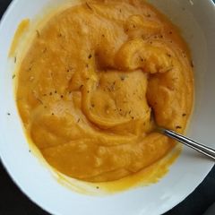 A picture of Creamy butternut soup.