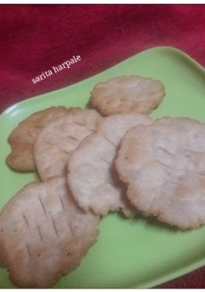 फरसी पुरी (farsi puri recipe in marathi) रेसिपी चे मुख्य फोटो 