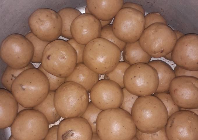 Besan Ladoo