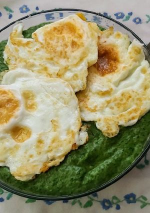 Tejszínes spenótfőzelék 🍳🍞 recept fotója