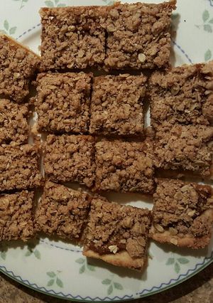 A picture of Berry Crumble Bars.
