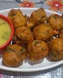 Methi na gota with besan kadhi