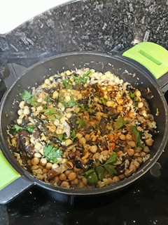 Una foto de Garbanzos con shiitake y alga wakame - Para diabéticos