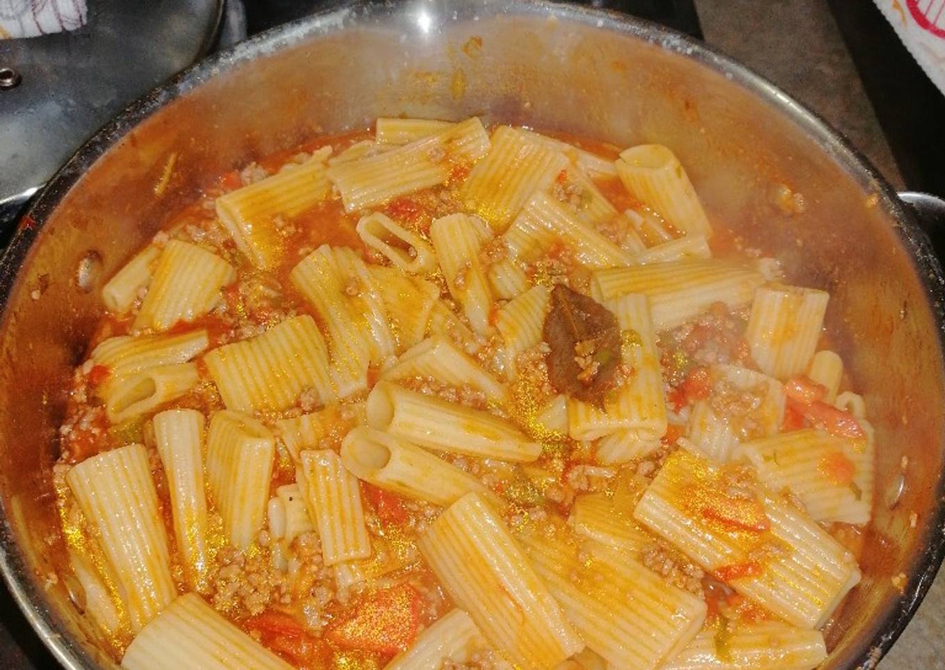 Righatonnis con Carne Molida de Res