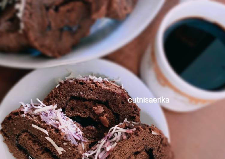 Blackforest roll cake