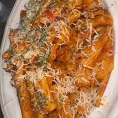 A picture of Italian Creamy Rigatoni Pasta & Chicken.