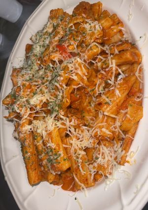 A picture of Italian Creamy Rigatoni Pasta & Chicken.