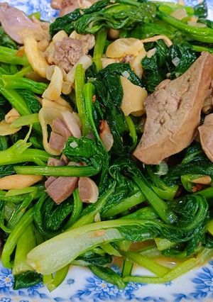 Hình của món Rau cải xào lòng gà.