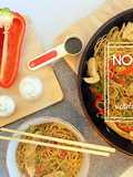 Noodles de verduras y pollo