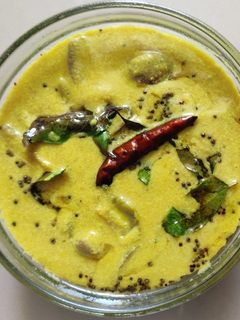 கத்தரிக்காய் மோர் குழம்பு (Brinjal buttermilk gravy) செய்முறை முக்கிய புகைப்படம்