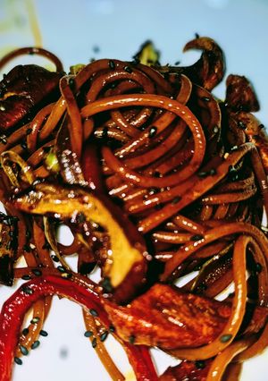 Una foto de Espagueti con salsa oriental