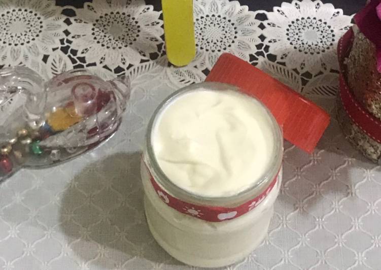 Homemade mayonnaise